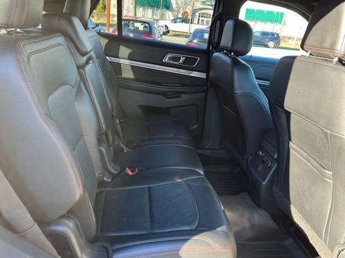 Used 2017 Ford Explorer Sport image 18