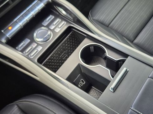 Used 2024 Lincoln Nautilus Reserve w/ Equipment Group 202A image 23