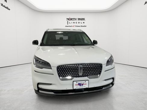 Used 2023 Lincoln Aviator Reserve w/ Equipment Group 201A AWD/4WD image 8