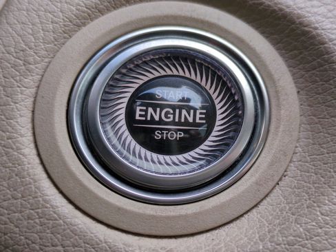 Used 2020 Mercedes-Benz C 300 Sedan image 27