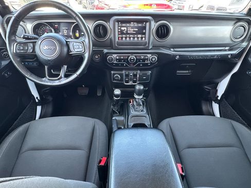 Certified 2023 Jeep Wrangler Unlimited w/ Cold Weather Group AWD/4WD image 22