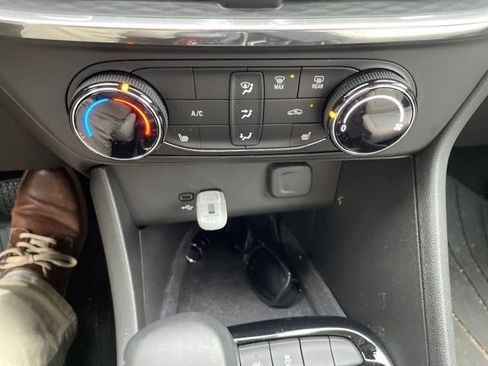 Used 2026 Buick Encore GX Preferred w/ Comfort Package image 11