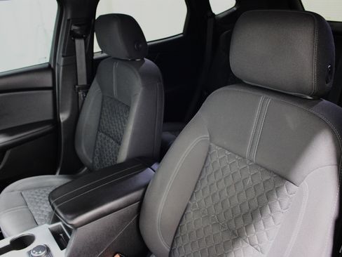 Used 2022 Chevrolet Blazer LT FWD image 4