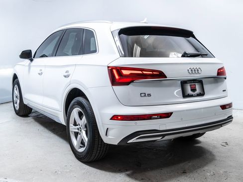 Used 2023 Audi Q5 2.0T Premium w/ Convenience Package AWD/4WD image 3