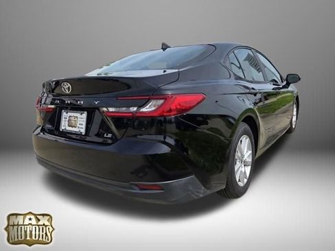 Used 2025 Toyota Camry LE FWD image 10