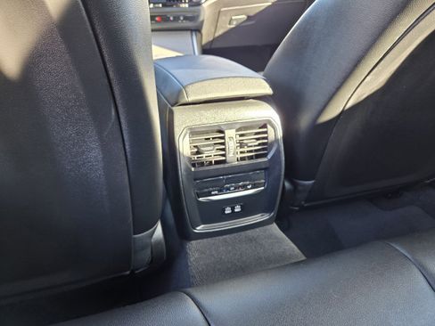 Used 2025 BMW 330i image 19