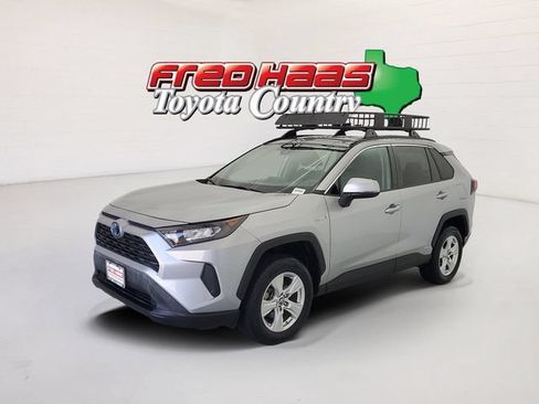 Used 2019 Toyota RAV4 LE w/ Carpet Mat Package AWD/4WD image 1