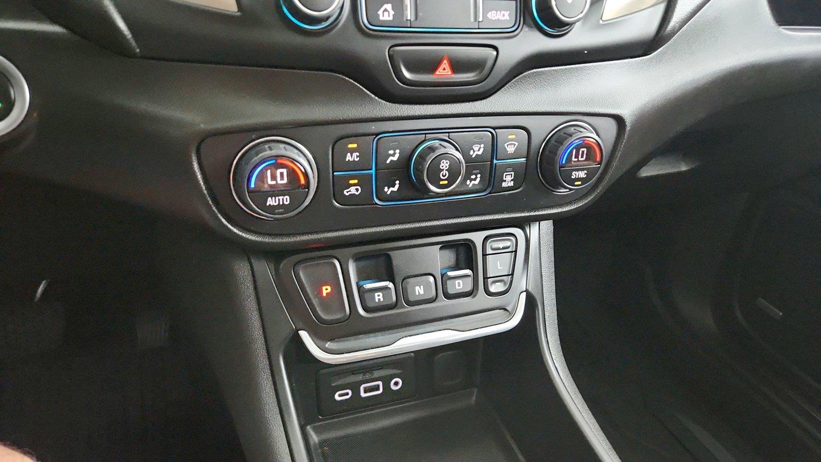 Used 2020 GMC Terrain Denali w/ Denali Premium Package AWD/4WD image 34