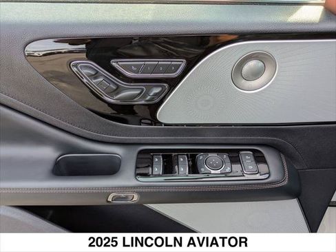 Used 2025 Lincoln Aviator Reserve w/ Equipment Group 201A AWD/4WD image 11