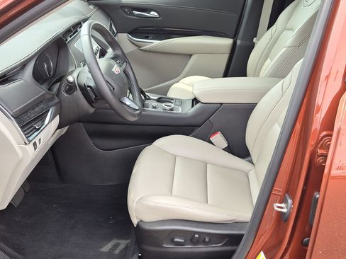 Certified 2021 Cadillac XT4 Premium Luxury w/ Cold Weather Package FWD image 17