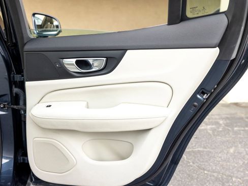 Used 2022 Volvo S60 T8 Inscription w/ Advanced Package image 23