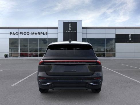 New 2026 Lincoln Nautilus Premier image 5