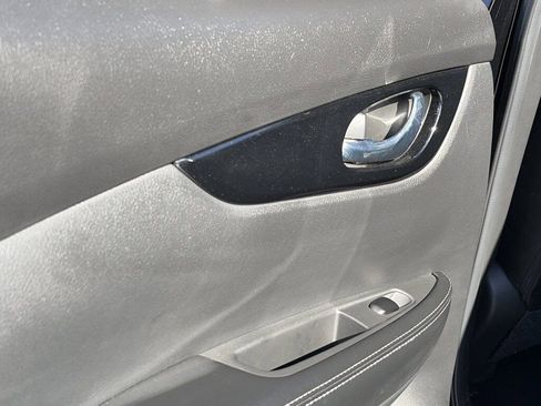 Used 2022 Nissan Rogue Sport SL image 29