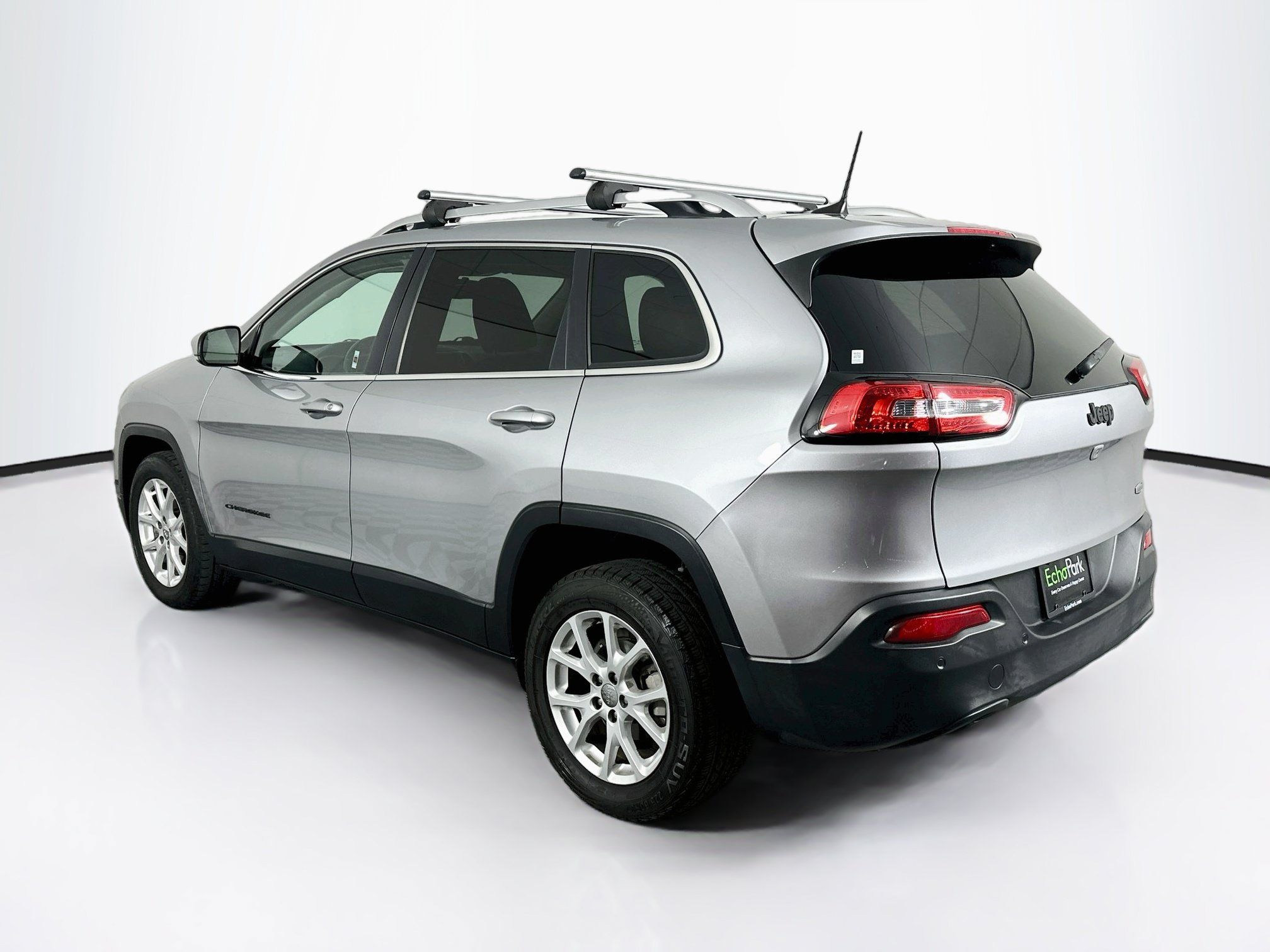 Used 2017 Jeep Cherokee Latitude w/ Safety/Convenience Group FWD image 5
