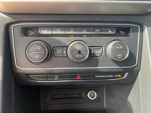 Used 2021 Volkswagen Atlas Cross Sport SE w/ Panoramic Sunroof Package image 23