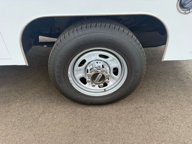 New 2026 Ford F350 XL w/ XL Chrome Package RWD image 25