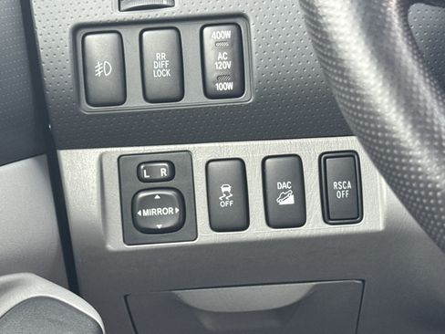 Used 2012 Toyota Tacoma 4x4 Access Cab V6 w/ TRD Off-Road Pkg image 7