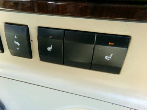 Used 2006 Ford Explorer Limited image 24