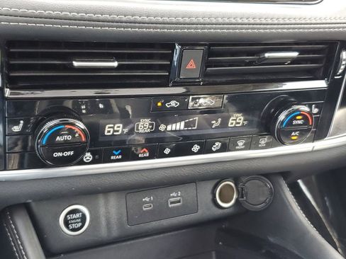 Used 2023 Nissan Rogue SL w/ SL Premium Package image 24