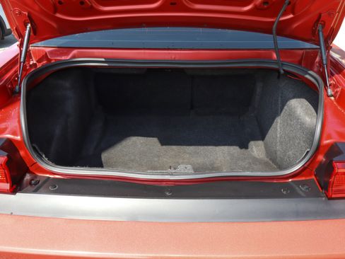 Used 2009 Dodge Challenger R/T RWD image 9