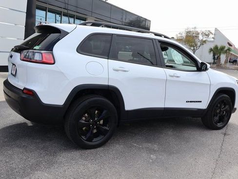 Used 2021 Jeep Cherokee Latitude Plus AWD/4WD image 7