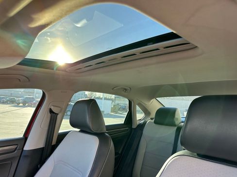 Used 2020 Volkswagen Passat 2.0T R-Line image 6