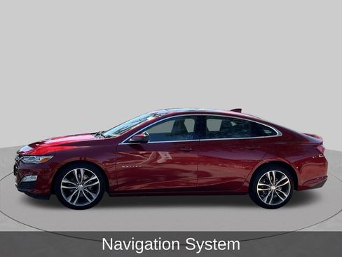 Used 2025 Chevrolet Malibu LT FWD image 2