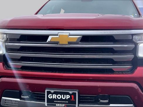 Used 2024 Chevrolet Silverado 1500 High Country w/ Z71 Off-Road Package AWD/4WD image 30