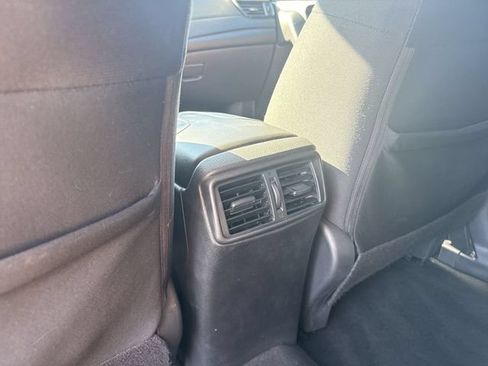 Used 2018 Nissan Rogue SV AWD/4WD image 20