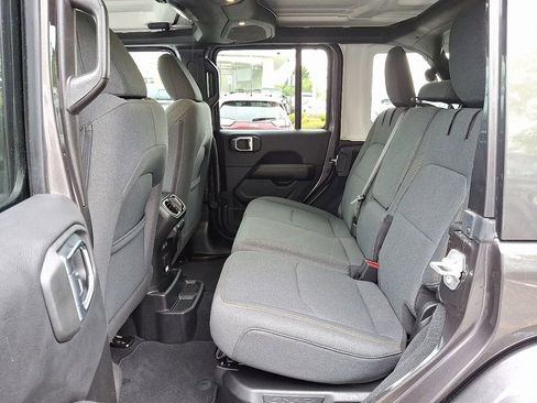 Certified 2025 Jeep Wrangler Unlimited Sahara AWD/4WD image 10