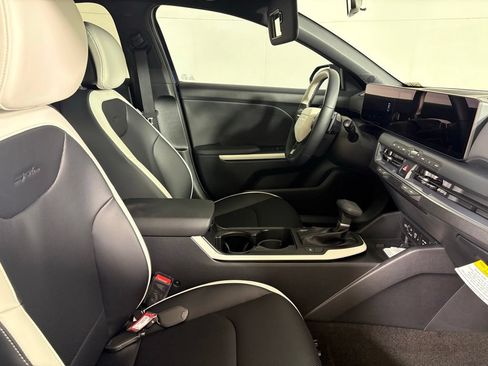 New 2026 Kia K4 EX FWD image 14