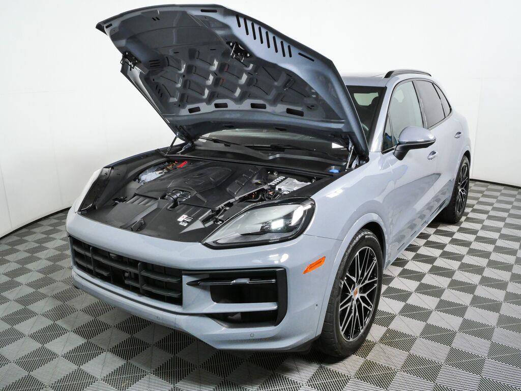 Certified 2026 Porsche Cayenne S AWD/4WD image 34