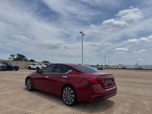 Certified 2023 Nissan Altima 2.5 SL FWD image 16