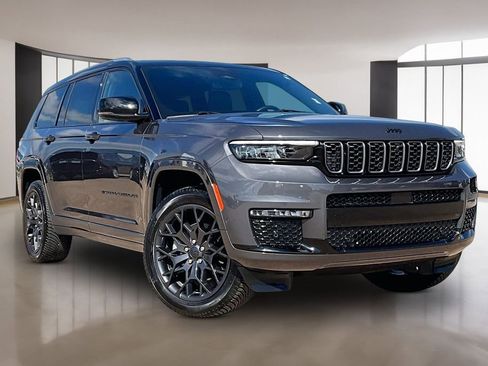 Used 2023 Jeep Grand Cherokee L Summit w/ High Altitude Package AWD/4WD image 11