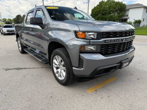 Used 2020 Chevrolet Silverado 1500 Custom w/ Custom Value Package AWD/4WD image 3