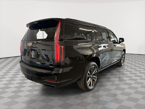 Used 2025 Cadillac Escalade ESV Sport image 3