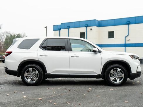 New 2025 Honda Pilot EX-L image 9