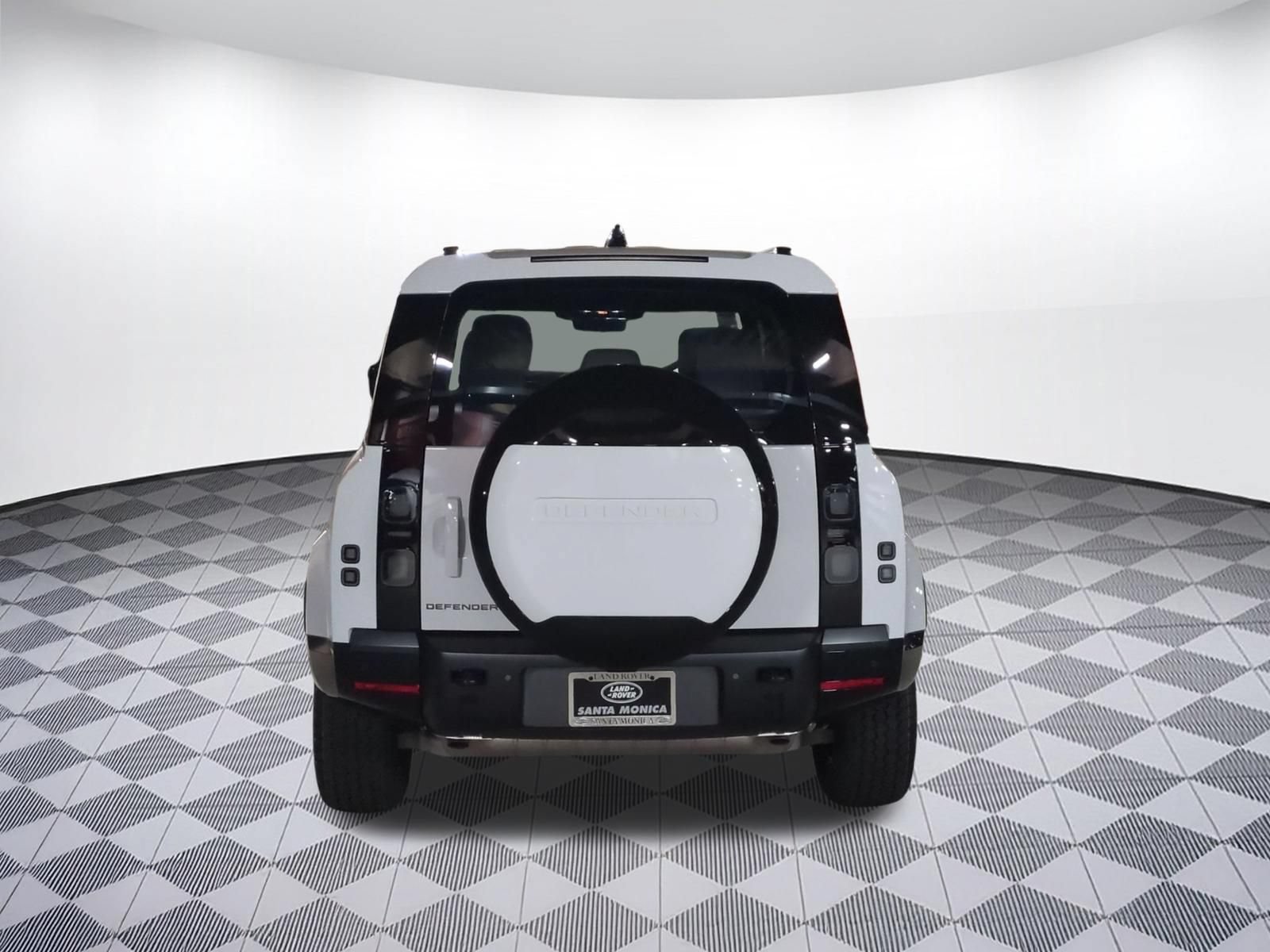 New 2026 Land Rover Defender 110 X-Dynamic SE AWD/4WD image 4