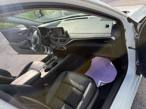 Used 2023 Nissan Altima 2.5 SR w/ SR Premium Package FWD image 8