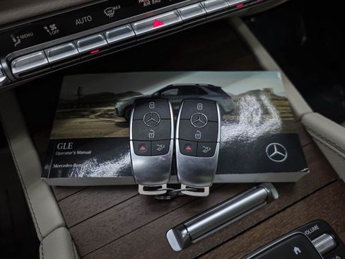 Used 2022 Mercedes-Benz GLE 450 4MATIC image 45