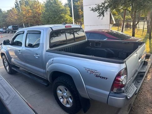 Used 2012 Toyota Tacoma PreRunner w/ TRD Sport Pkg RWD image 4
