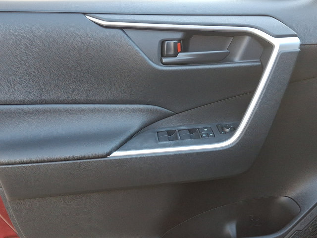 Used 2019 Toyota RAV4 LE w/ All Weather Liner Package AWD/4WD image 12