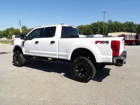 Used 2022 Ford F250 XLT w/ FX4 Off-Road Package AWD/4WD image 4