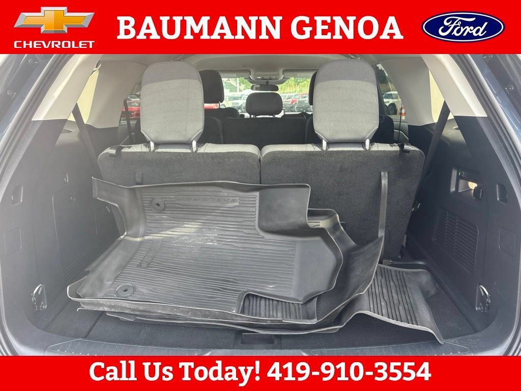 Used 2025 Ford Explorer Active AWD/4WD image 12