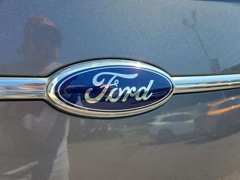 Used 2014 Ford Taurus SEL image 11