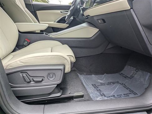Used 2025 Audi Q5 Premium Plus w/ Premium Plus image 3
