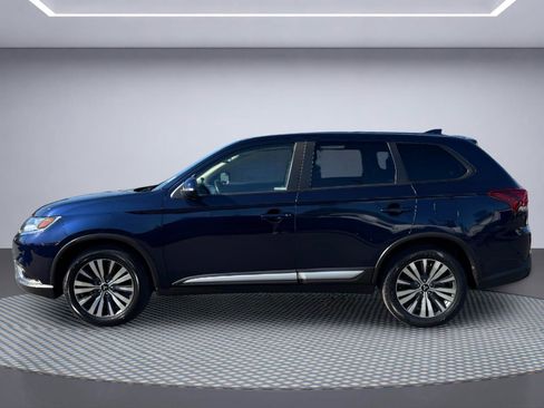 Used 2020 Mitsubishi Outlander SE FWD image 3