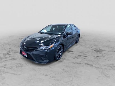 Used 2019 Toyota Camry SE image 5