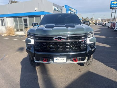 Used 2025 Chevrolet Silverado 1500 ZR2 w/ Technology Package image 8