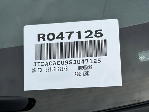 Used 2025 Toyota Prius Plug-In Hybrid w/ Limited Premium Package FWD image 14